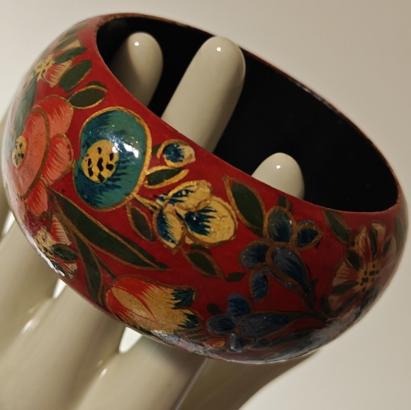 Hand-Painted Red Floral Chunky Bangle Bracelet - Picture 4 of 12